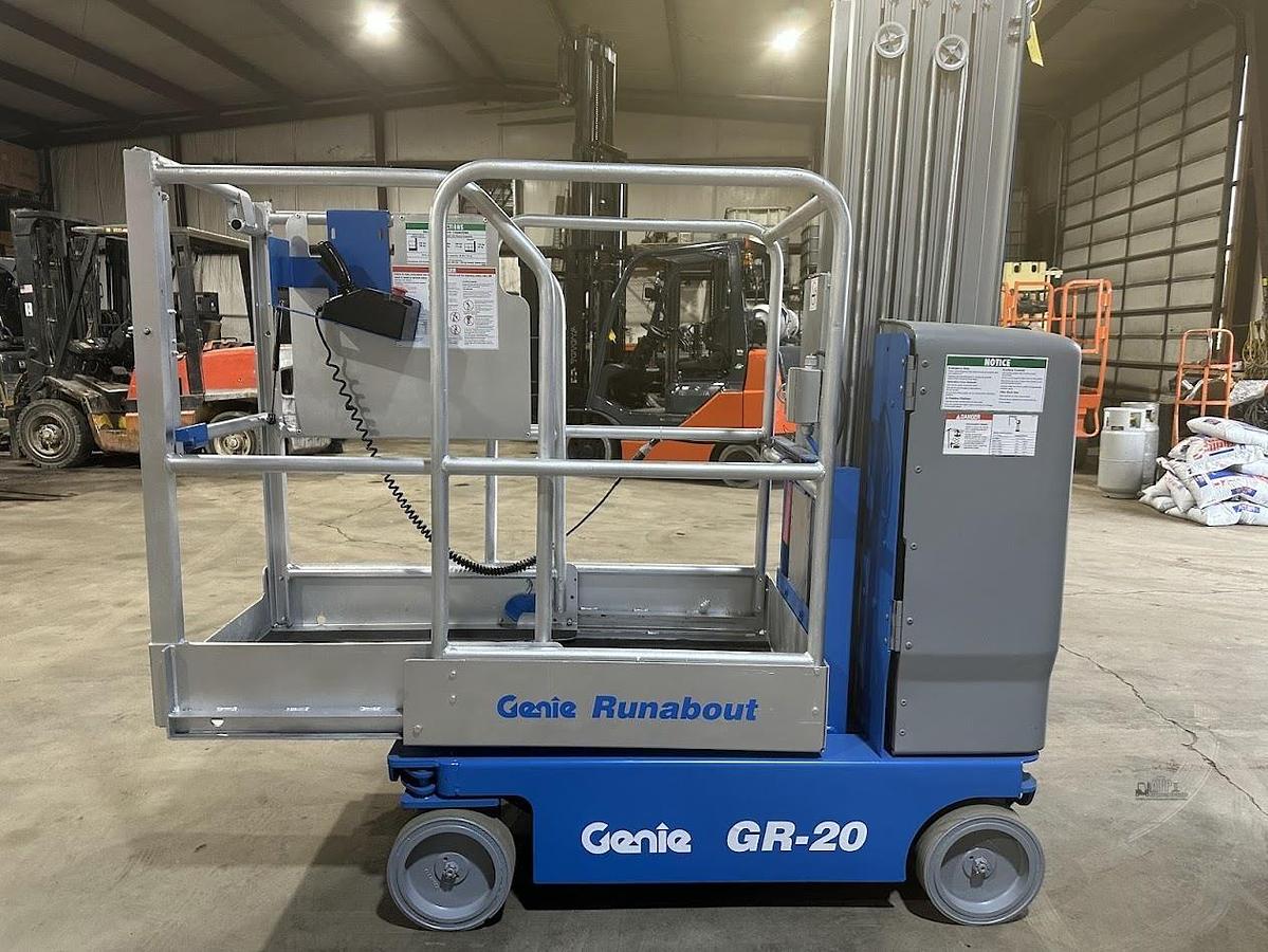 Used 2013 GENIE GR20