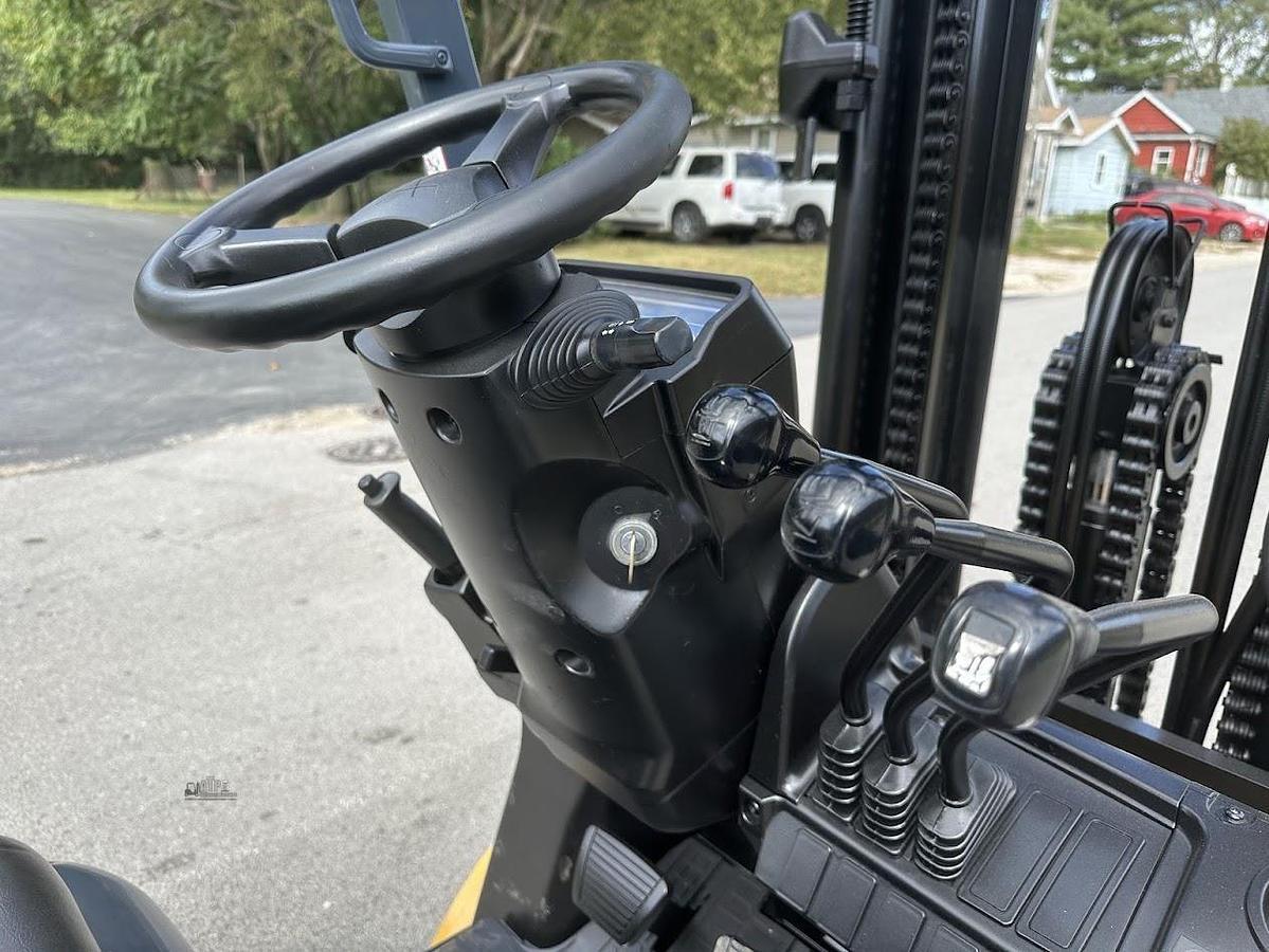 Used MITSUBISHI FGC30N