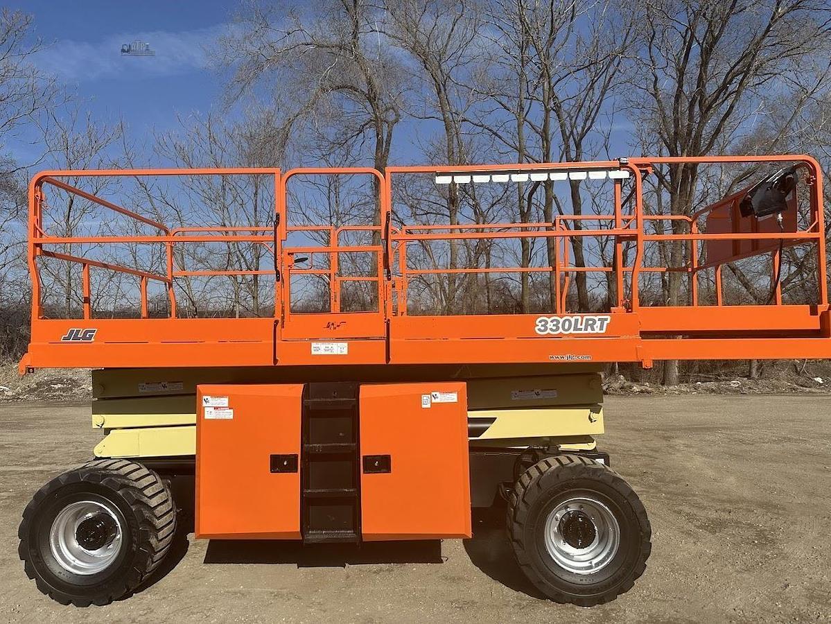 Used 2018 JLG 330LRT