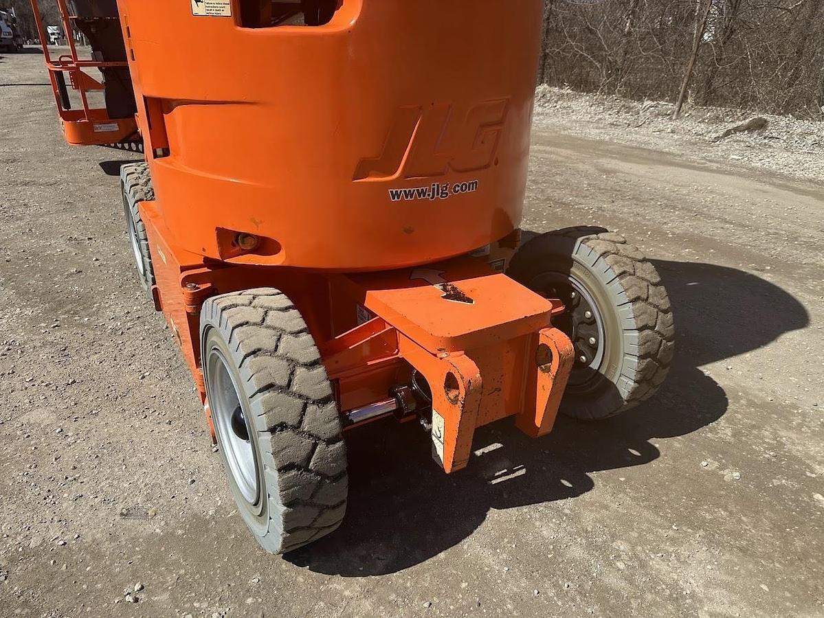 Used 2016 JLG E300AJ