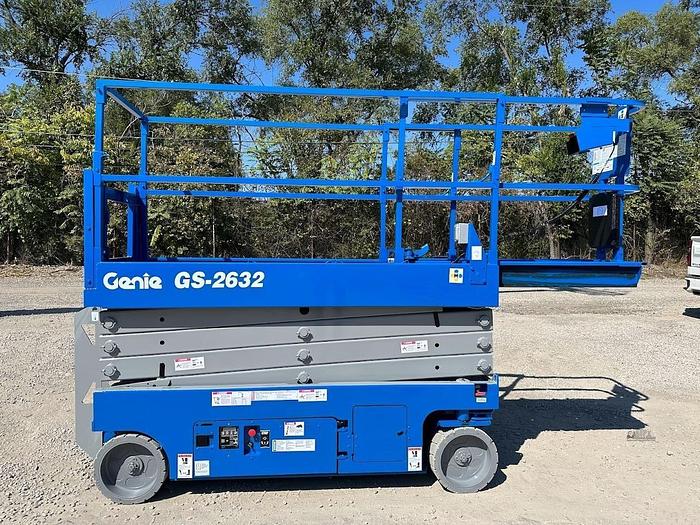 Used 2014 GENIE GS2632