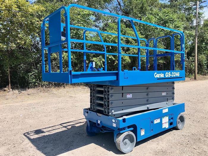 Used 2014 GENIE GS3246
