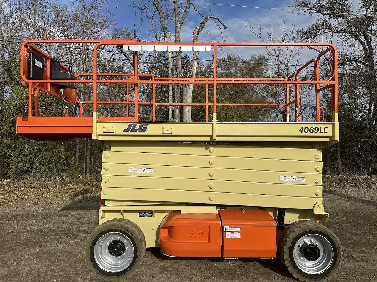 Used 2014 JLG 4069LE