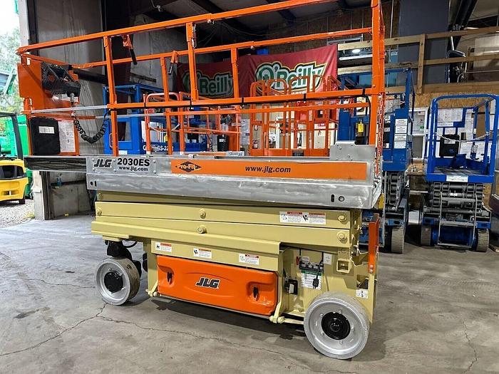 Used 2015 JLG 2030ES