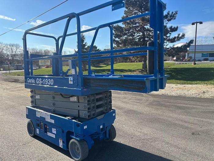 Used 2013 GENIE GS1930