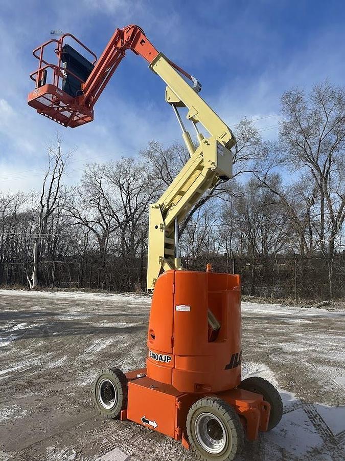Used 2013 JLG E300AJP