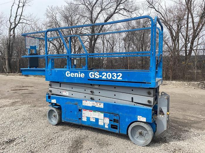 Used GENIE GS-2032
