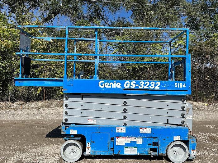 Used 2013 GENIE GS3232