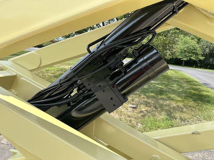 Used 2014 JLG 2030ES