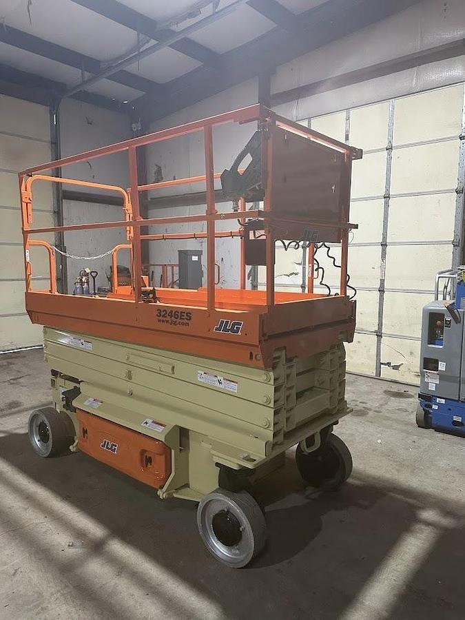 Used 2015 JLG 3246ES
