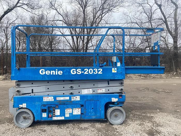 Used GENIE GS-2032