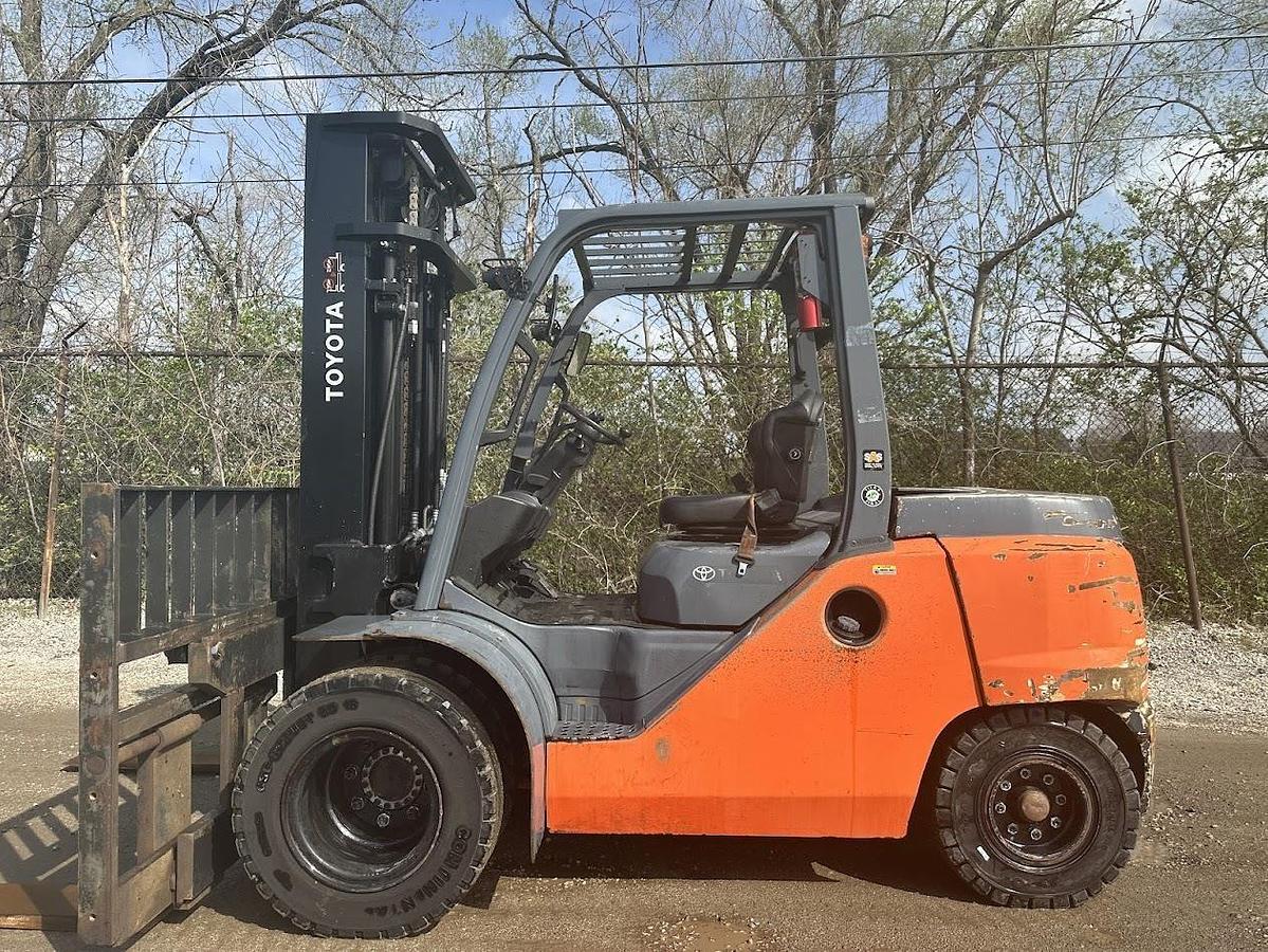 Used 2017 TOYOTA 8FD45U
