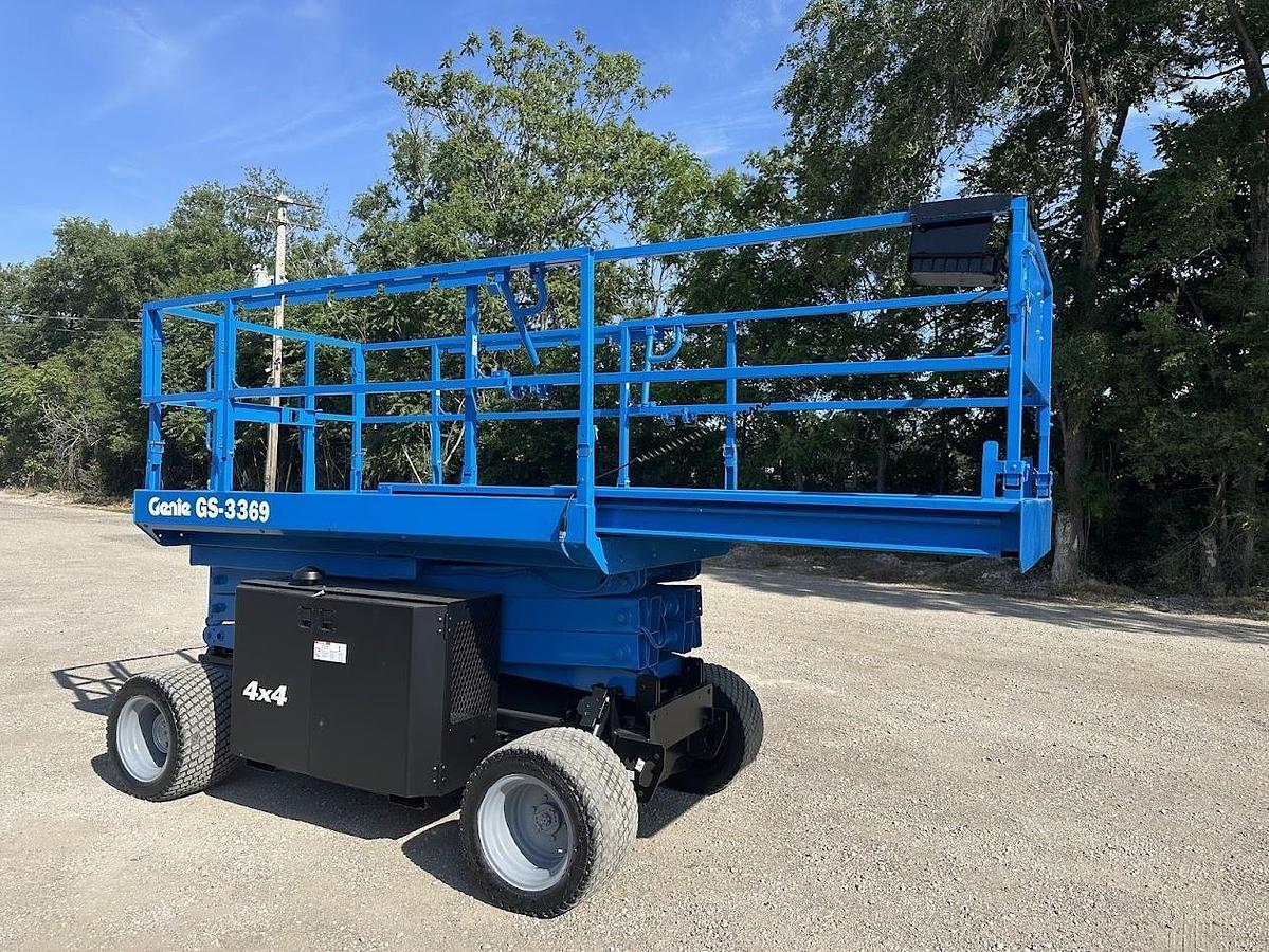 Used 2016 GENIE GS3369RT