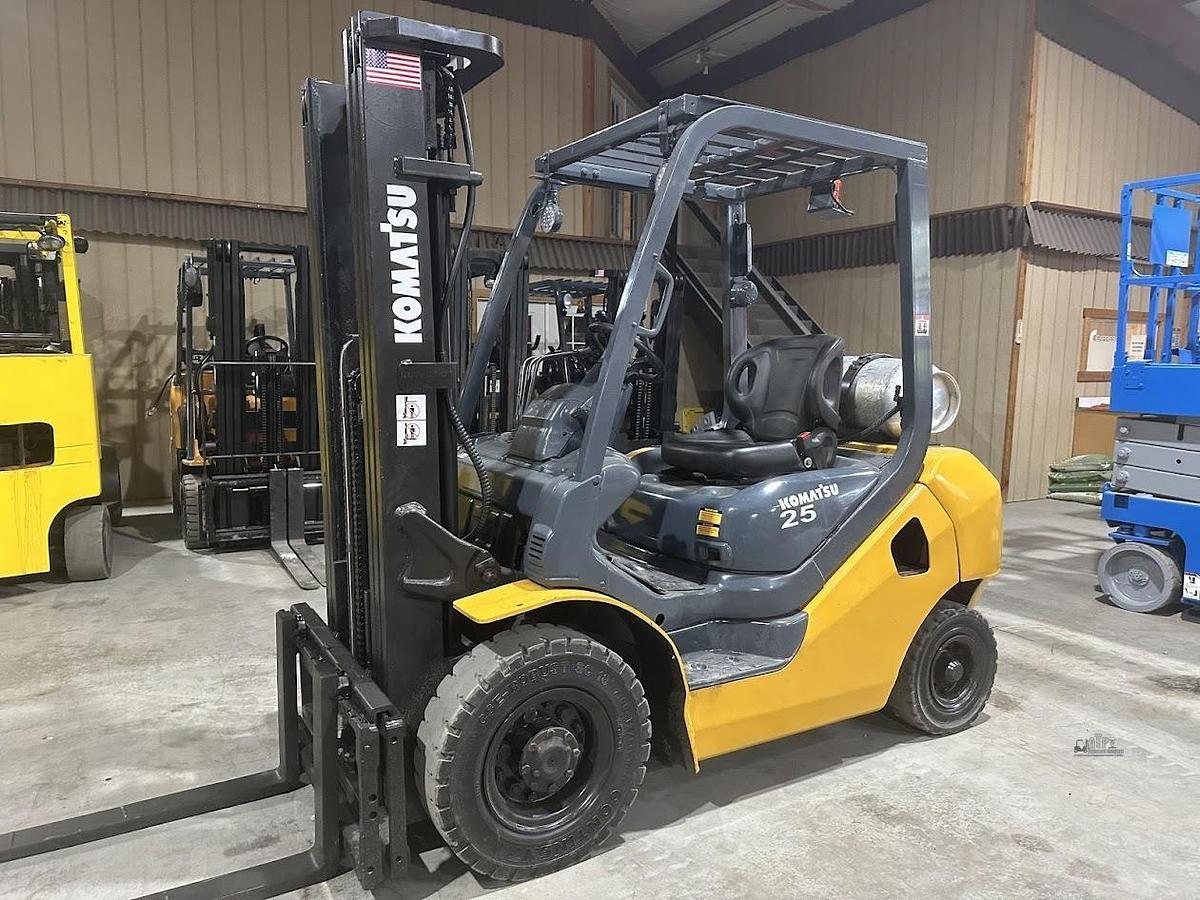 Used KOMATSU FG25T-16