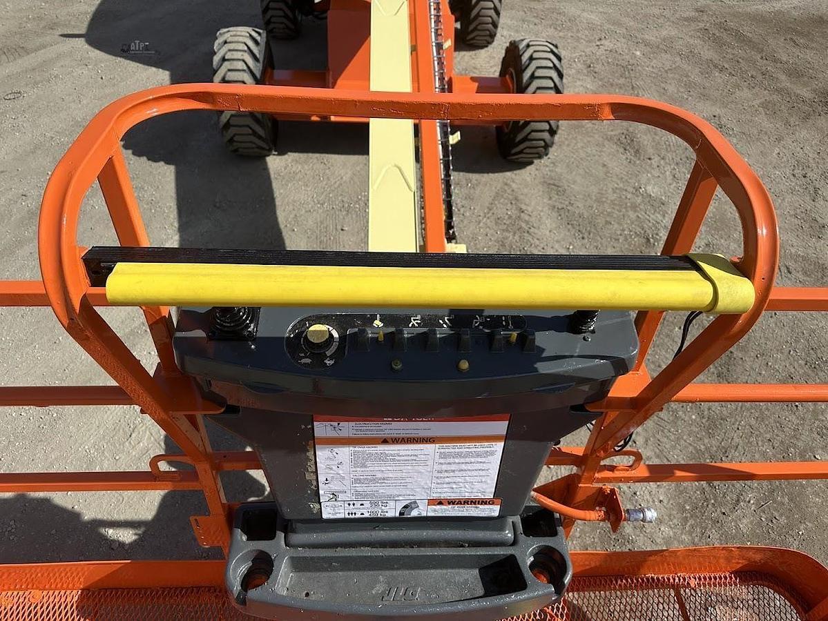 Used 2016 JLG 400S