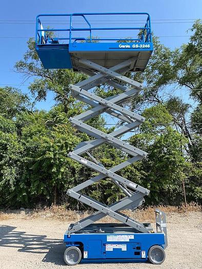 Used 2013 GENIE GS-3246