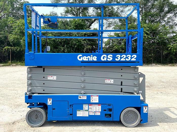 Used 2013 GENIE GS-3232