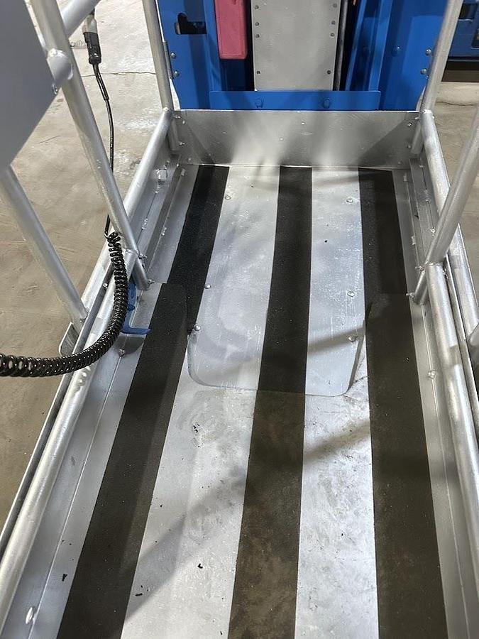 Used 2013 GENIE GR20