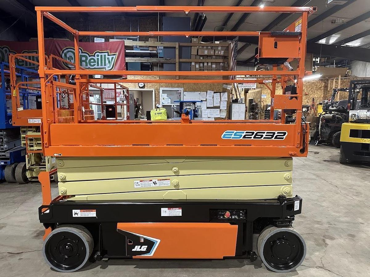 Used 2022 JLG ES2632