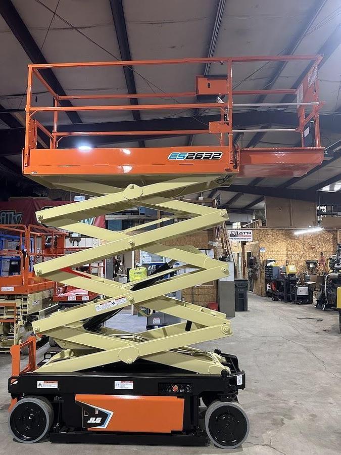 Used 2022 JLG ES2632