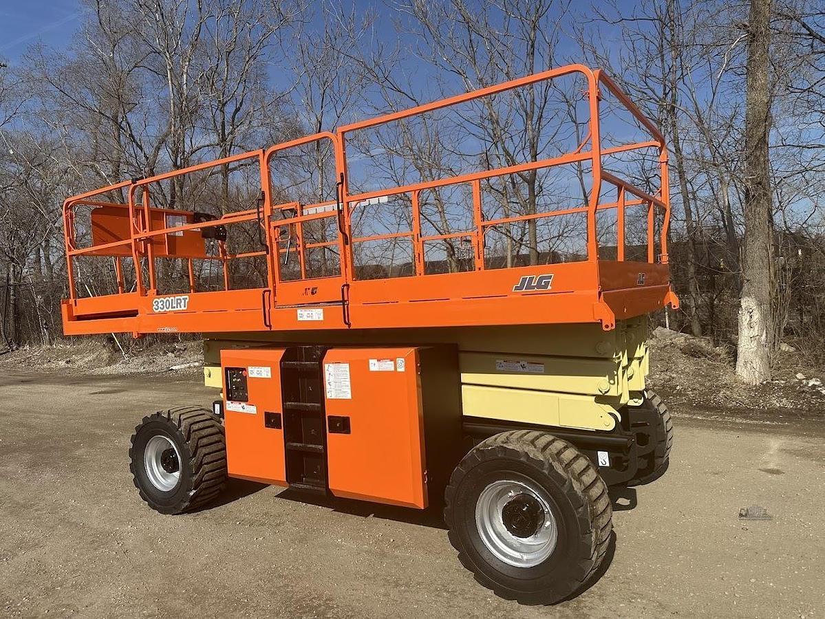 Used 2018 JLG 330LRT
