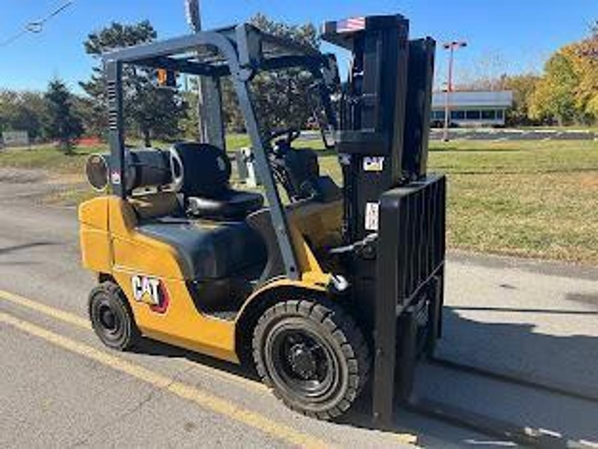Used 2017 CATERPILLAR GP25N