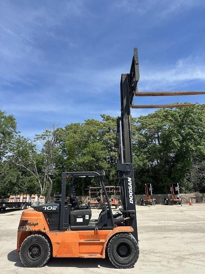 Used 2019 DOOSAN D70S-7