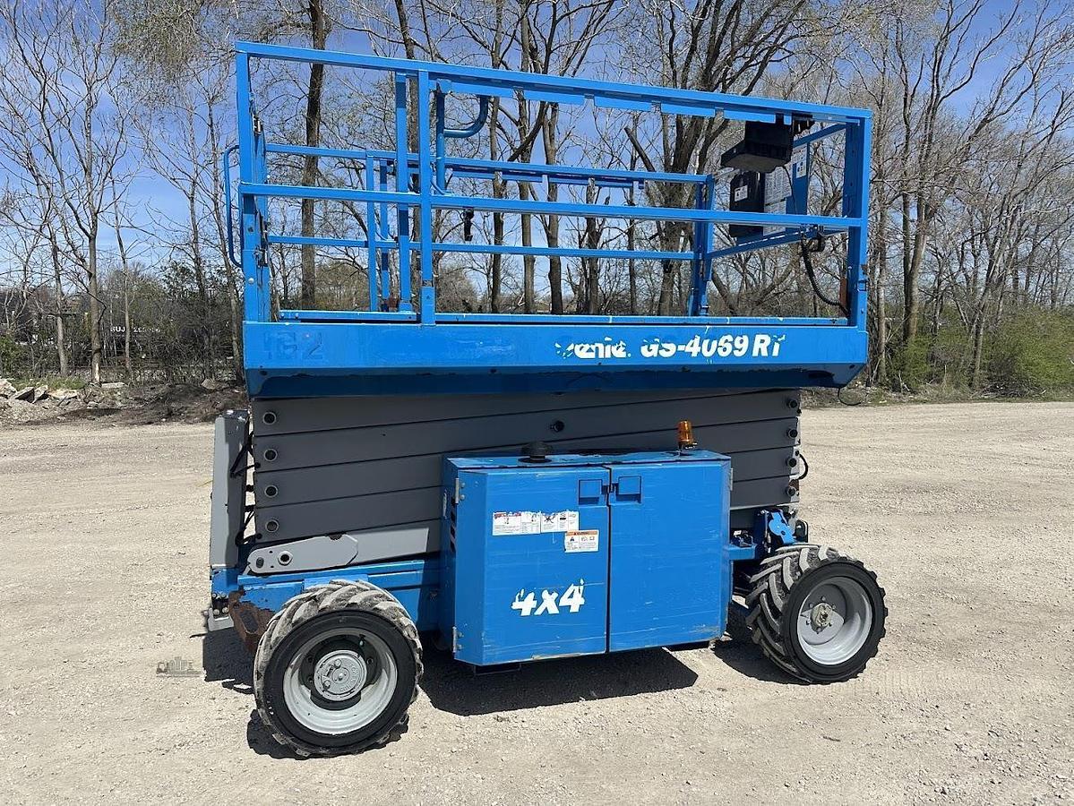 Used 2013 GENIE GS4069RT