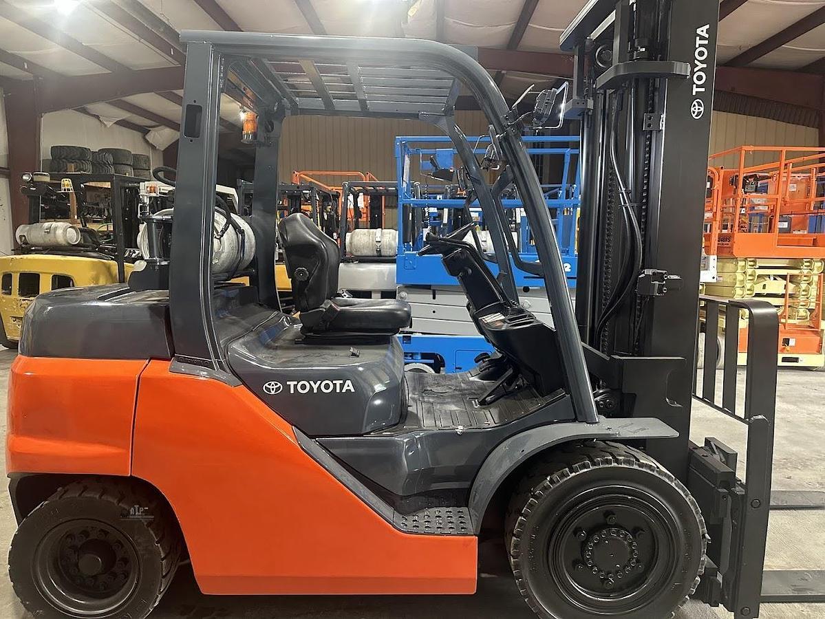 Used 2014 TOYOTA 8FG35U