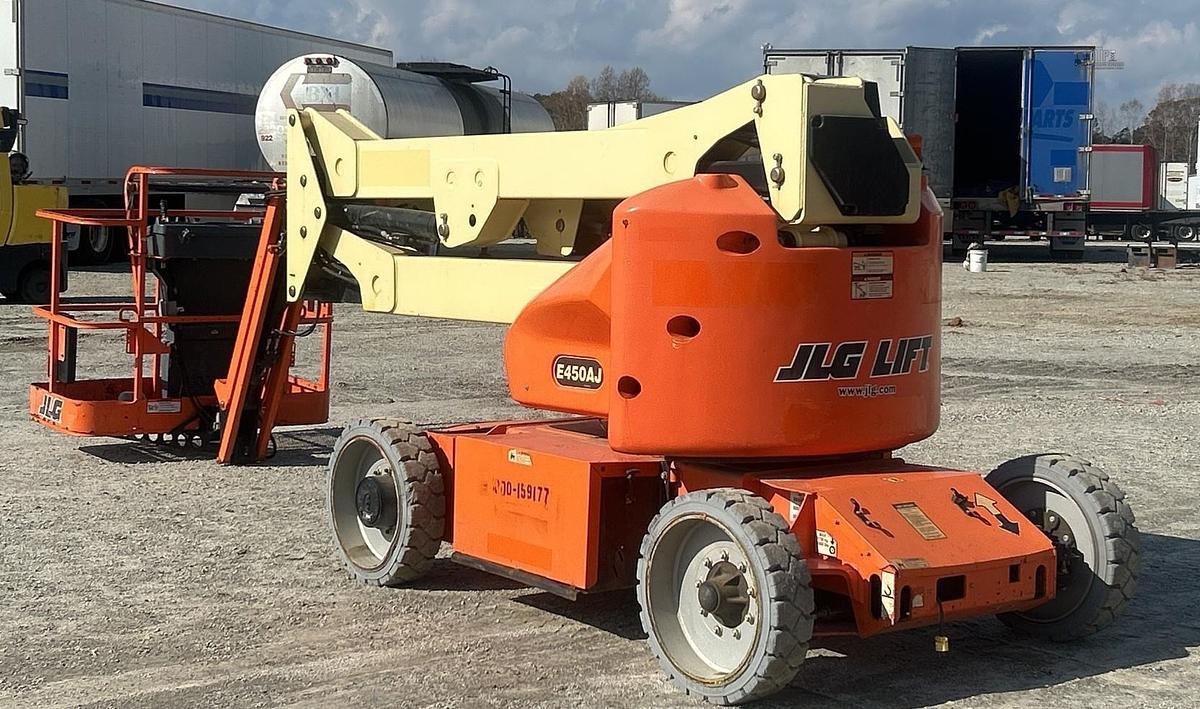 Used 2017 JLG E450AJ