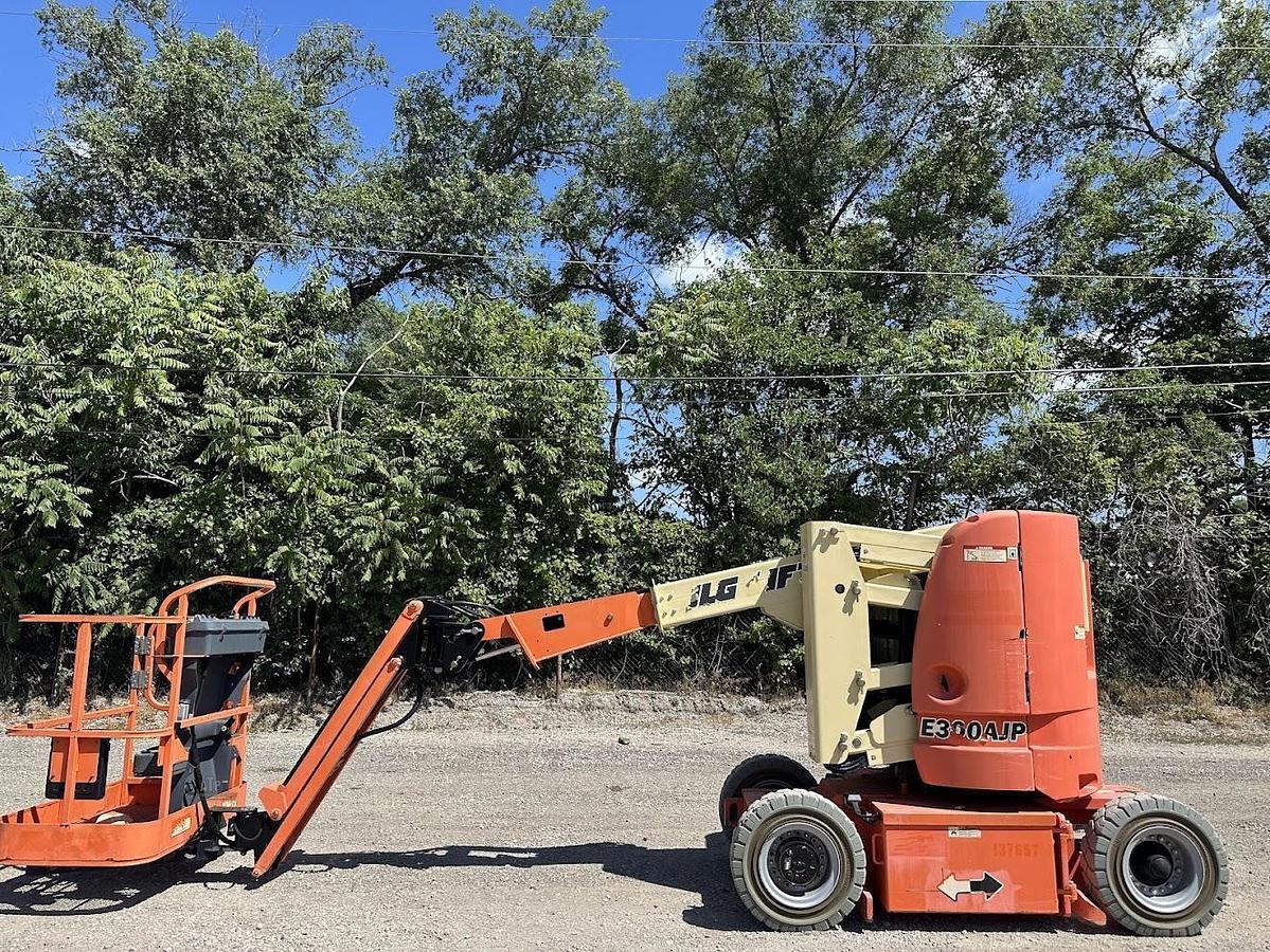 Used 2014 JLG E300AJP