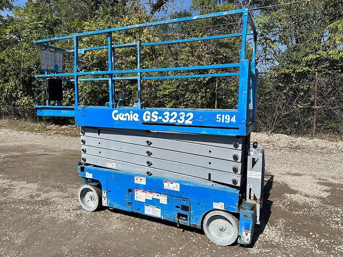 Used 2013 GENIE GS3232