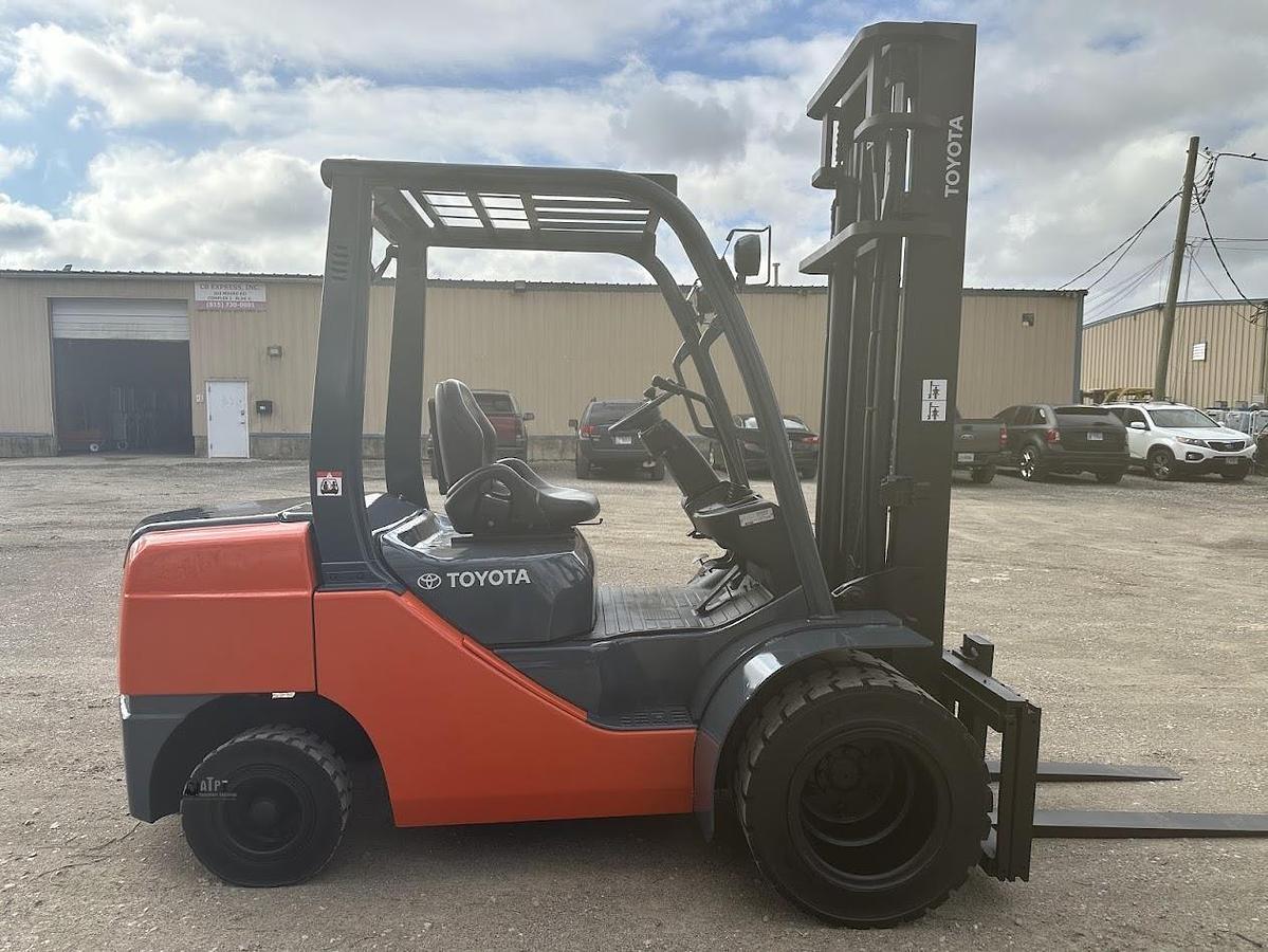 Used 2013 TOYOTA 8FD35U