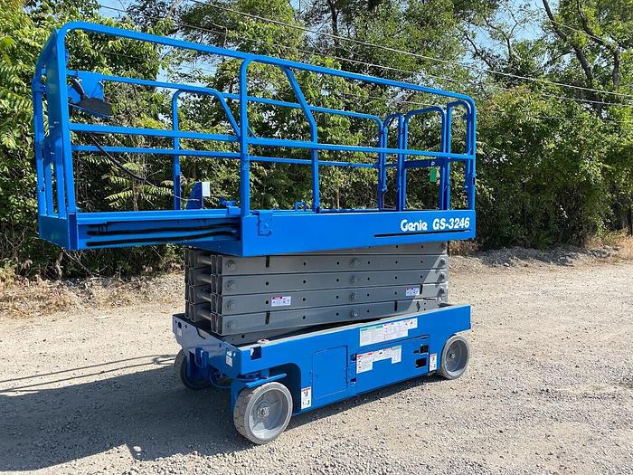 Used 2013 GENIE GS-3246