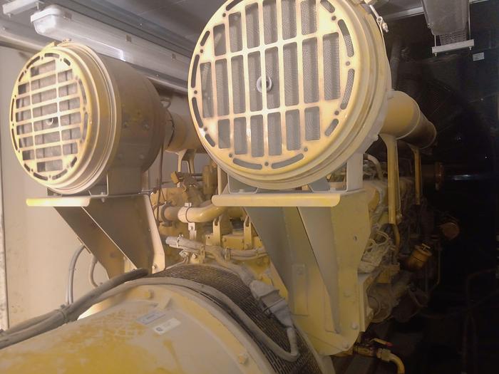 Usado 2011 CATERPILLAR 3516B 2000 KVA