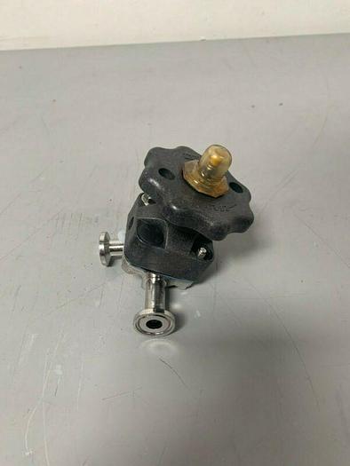 Used ITT Pure-Flo .5-316L-RA20MAX-CWP150 3-way Diaphragm Valve w/ 1/2" Sanitary Fit