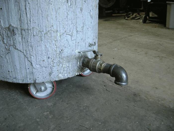 Used 50 GALLON PORTABLE MIX TANK – C/S – 28 IN. X 32 IN. – #6963