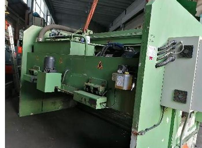 Usato 1999 CESOIA IDRAULICA FARINA DA 3050 X 20 TIPO 320 SN