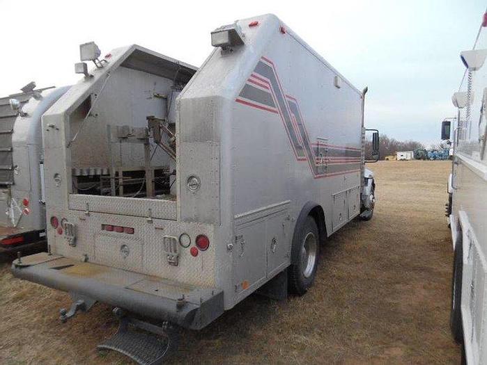 Used 2005 International 4300 Plugging truck