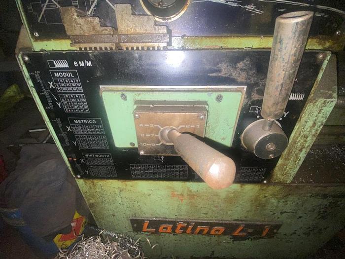 Used Pinacho Latino L-1 Mod 225 Manual Lathe