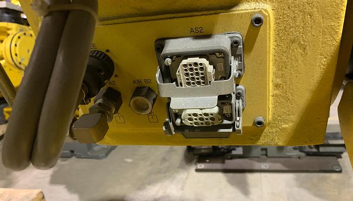 Used FANUC R2000iA/125L 6 AXIS CNC ROBOTS WITH RJ3iB CONTROLLERS
