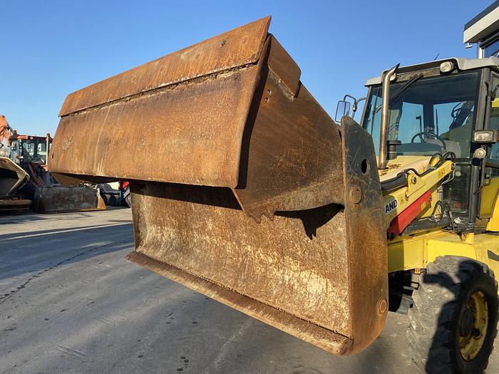 Usato 2006 NEW HOLLAND LB110 B 4PT