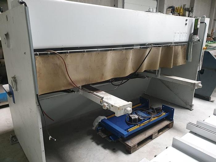 Gebraucht Hydraulische Tafelschere LVD MVS 31-8