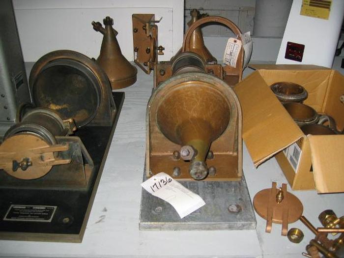 Used LABORATORY EQUIPMENT #17136