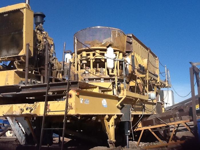 Used 26-PIECE CRUSHING/SCREENING SYSTEM