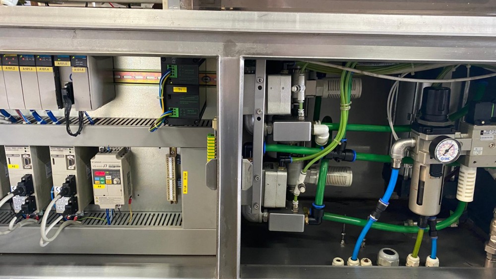 Used Sealpac 610 automatic traysealer