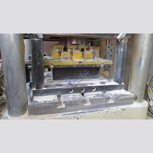 Used Hydraulic press POTVEL with 4 columns