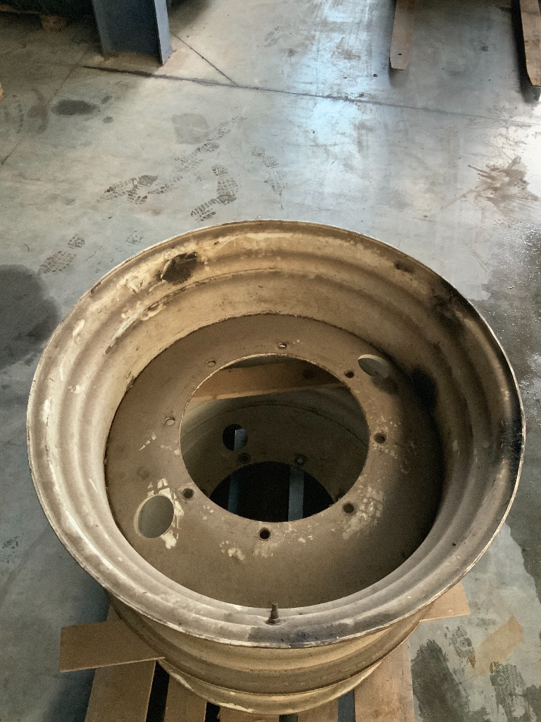 Gebruikt VELGEN W15 X 30