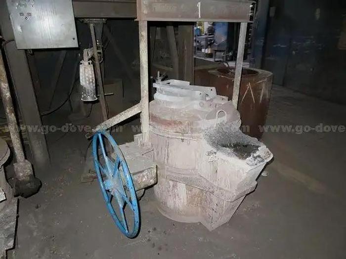 Used MODERN 1000 LB LADLE