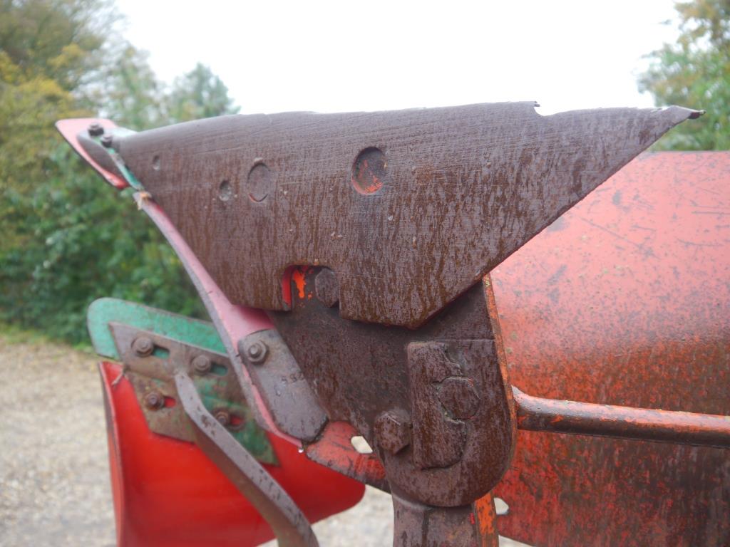 Used Kverneland LD85-240 Plough